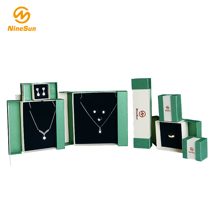 Contenitore di gioielli bianco del regalo del cartone stampato logo su ordinazione a buon mercato